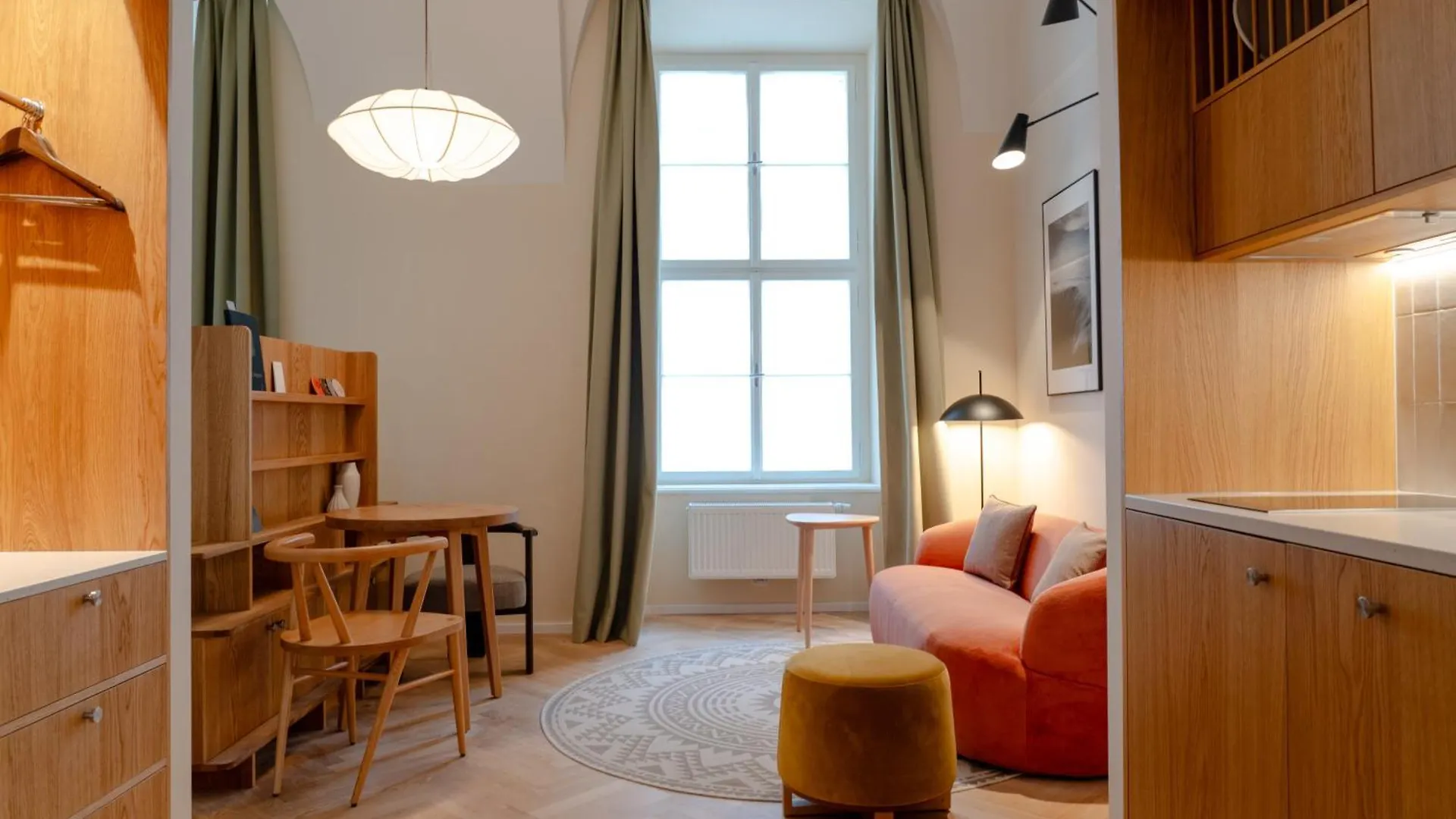Wilde Aparthotels Vienna Alte Post 0*,  Austria