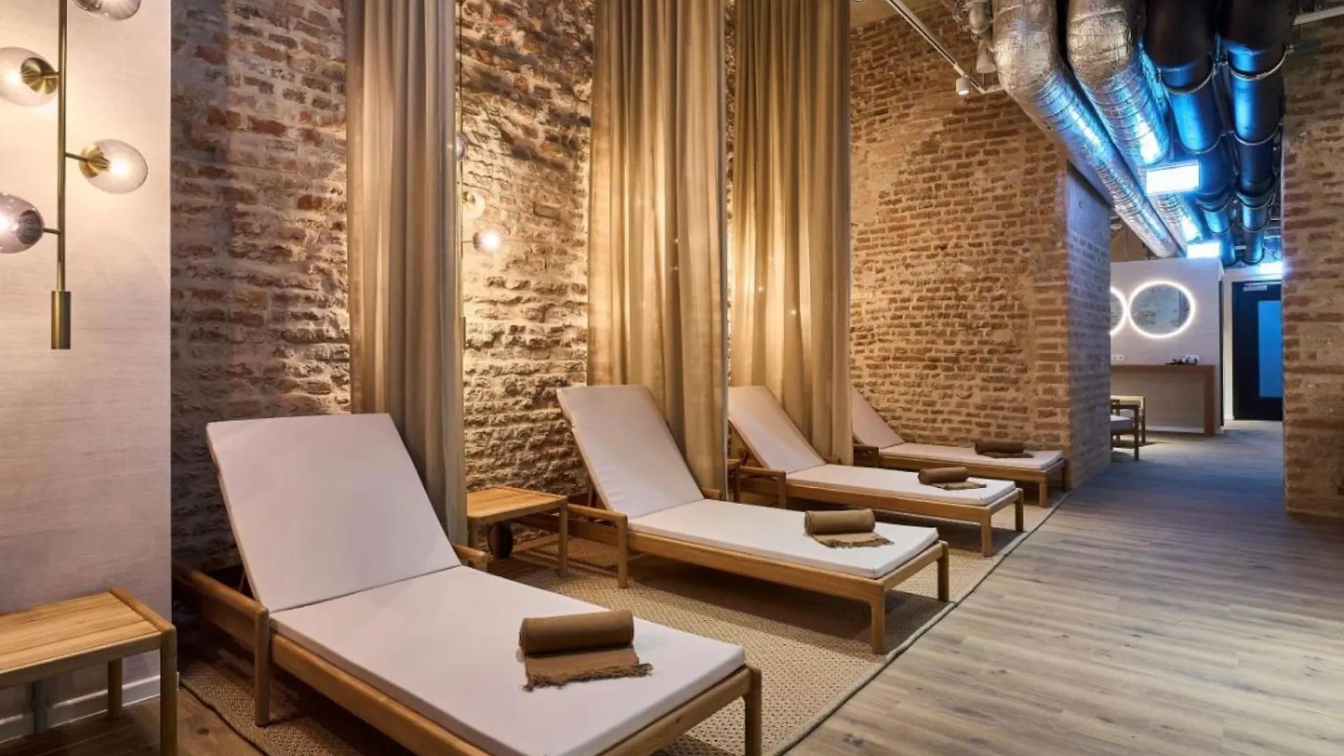 Wilde Aparthotels Vienna Alte Post 0*,