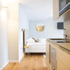Blackhome I Contactless Check-in Hotel apartamentowy