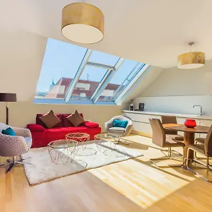 Abieshomes Serviced - Downtown Appartement
