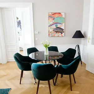 Urania - Mai's Apartment